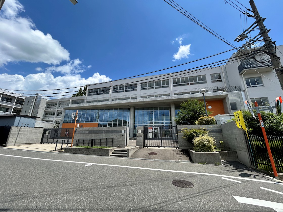 箕面市新稲6丁目 戸建 箕面市立第一中学校