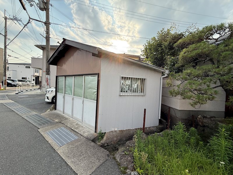 オーナーチェンジ物件!平屋建ての倉庫です。