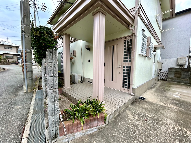 箕面市新稲6丁目 戸建 現地写真（玄関）