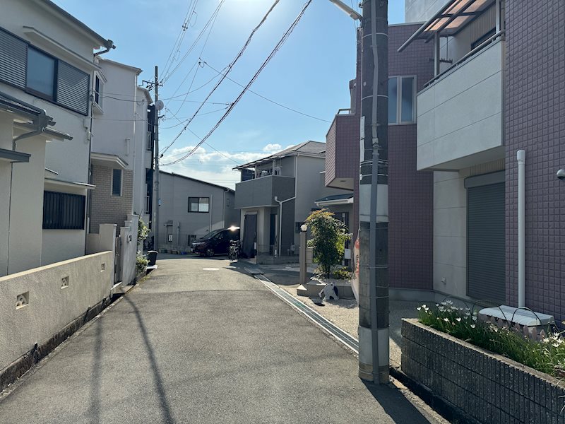 【会員限定】箕面市桜４丁目　戸建 グレーチング、アスファルト、綺麗に整備されています。
