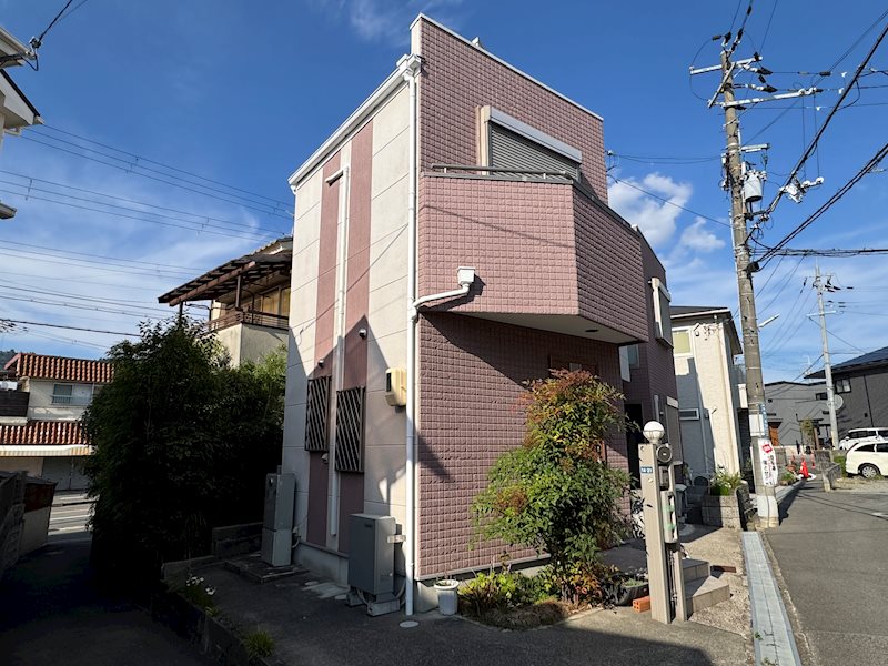 【会員限定】箕面市桜４丁目　戸建 南向きにバルコニーがあります。陽当たり良好です！